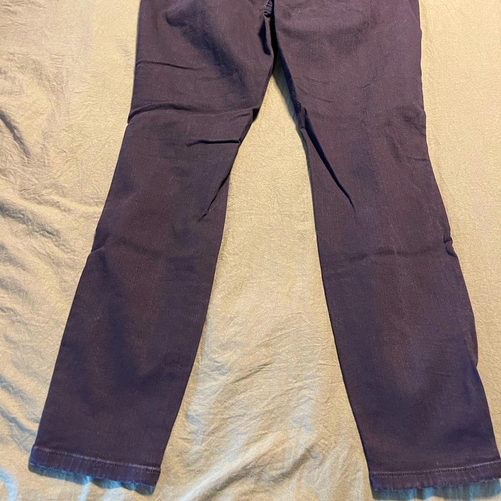Torrid bombshell skinny, 16s, destructed, like new condition.